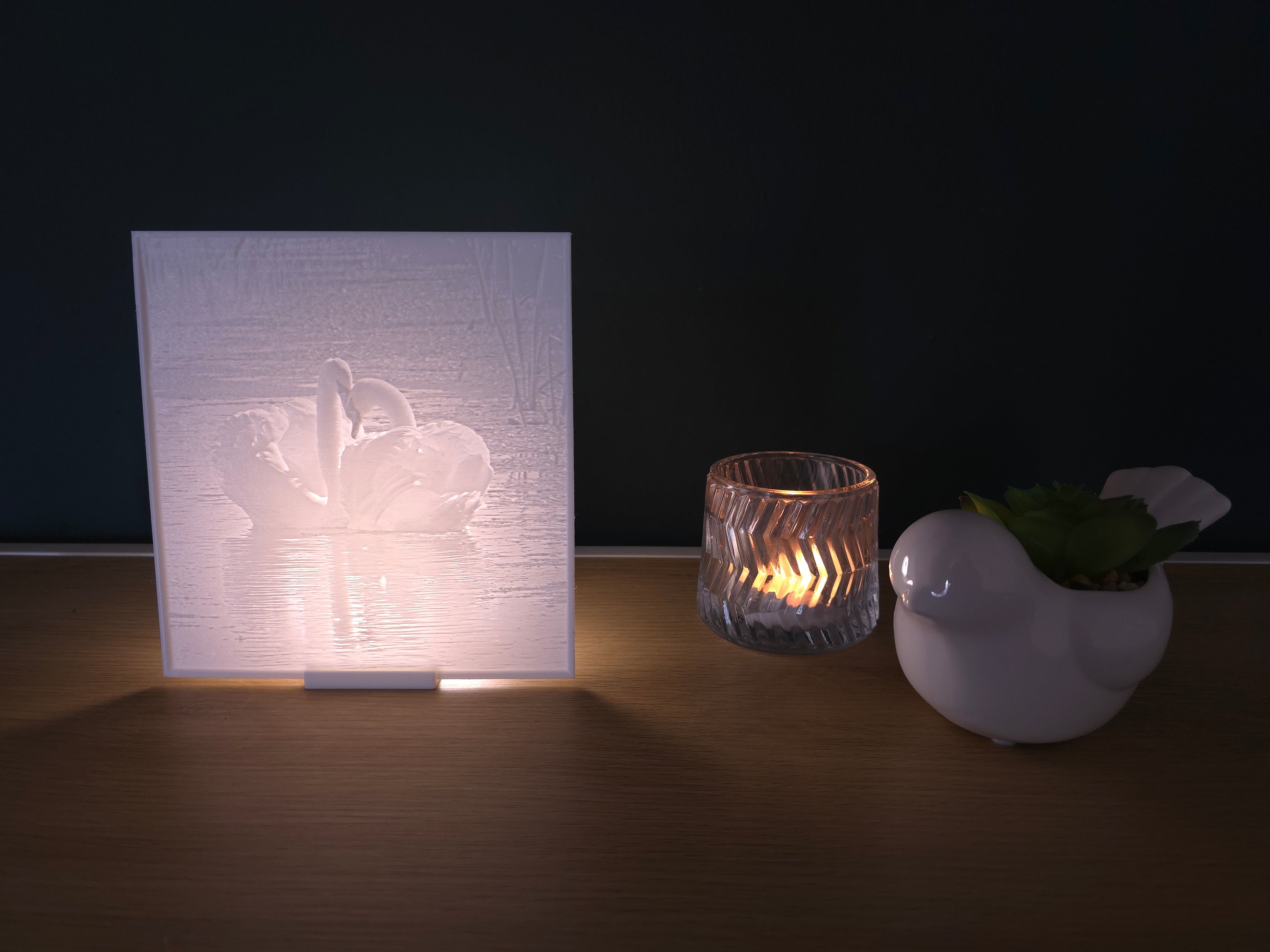 Lithophane met standaard - Verliefde zwanen (verlicht)