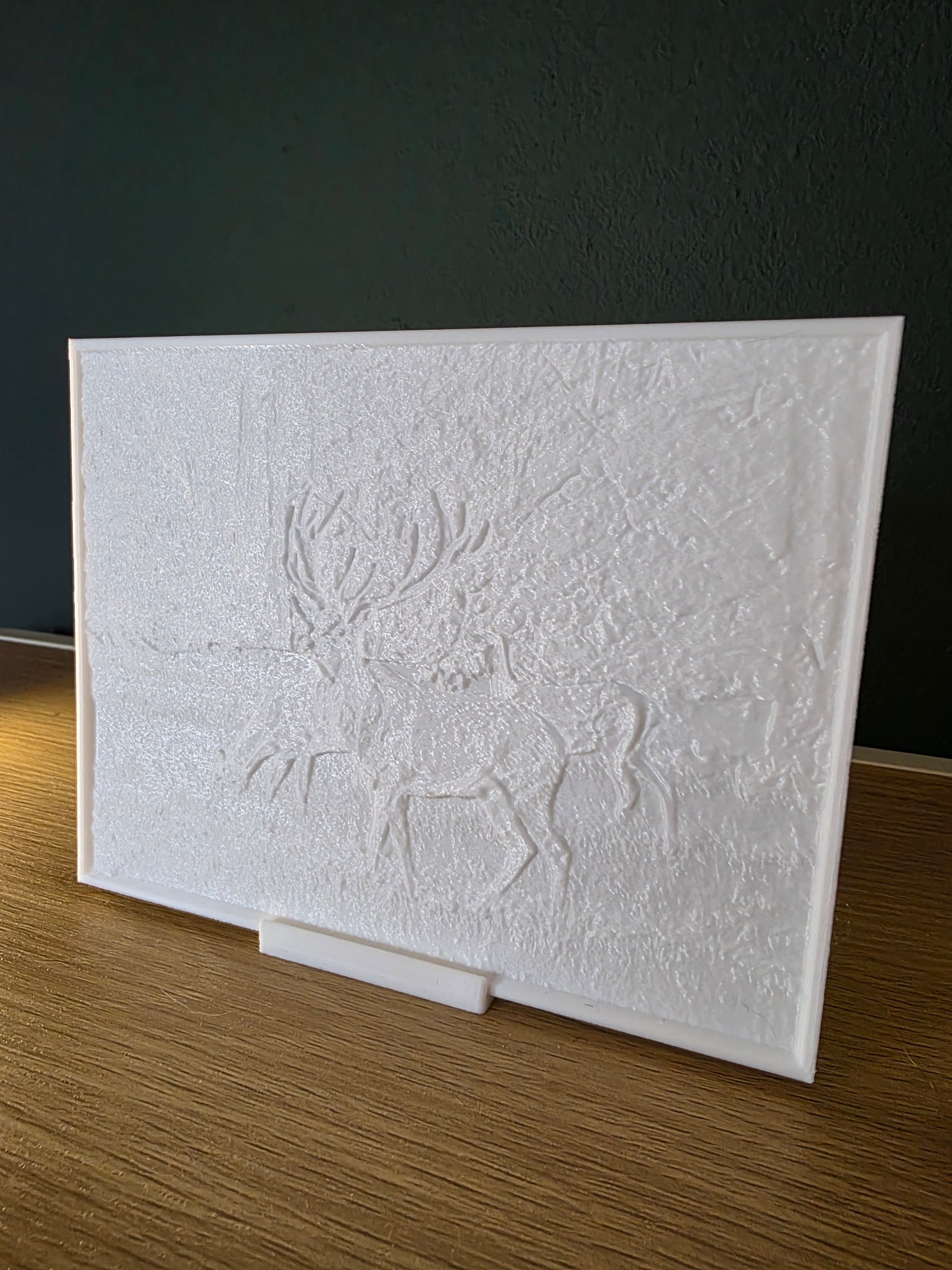 Lithophane met standaard - Edelhert in het bos (verlicht)