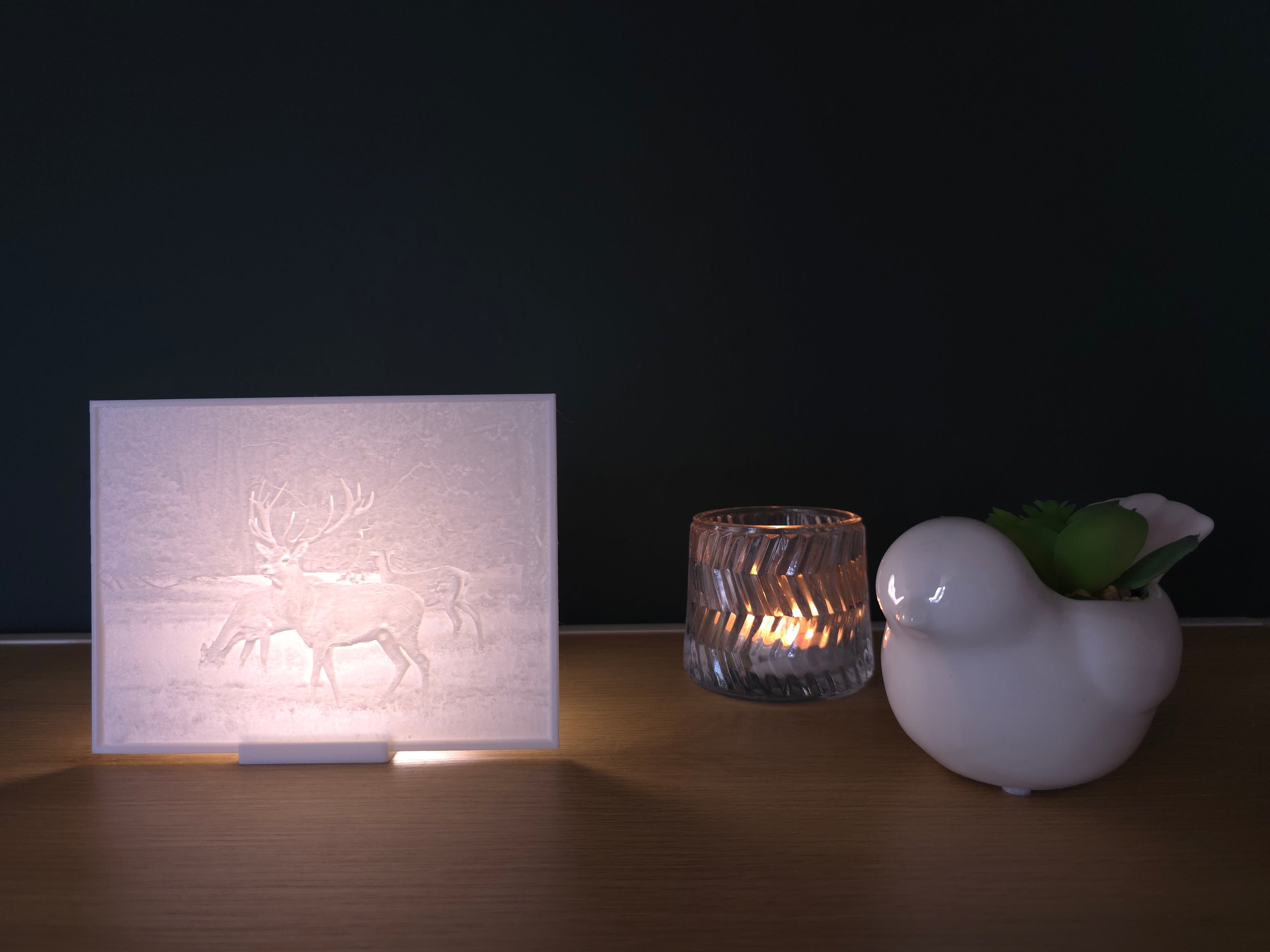 Lithophane met standaard - Edelhert in het bos (verlicht)